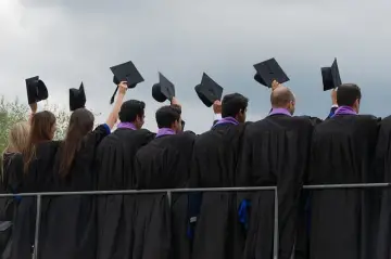 Ilustracja do wpisu 'Dlaczego warto iść na studia podyplomowe?'