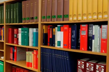 Ilustracja do wpisu 'Jak mądrze wybrać uczelnię, na której można studiować prawo jednolite magisterskie?'