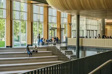 Ilustracja do wpisu 'Wybór szkoły wyższej – przewodnik dla przyszłych studentów pedagogiki'